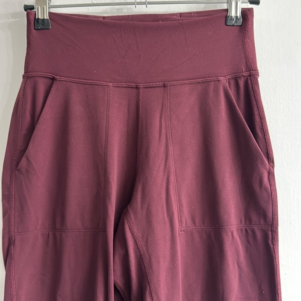 Lululemon Align High-Rise Cropped Jogger size 2
Mulled Wine - Picture 6 of 13